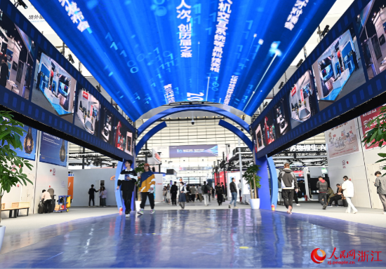 11月7日上午,2023年世界互联网大会“互联网之光”博览会在浙江乌镇开幕。记者 叶宾得摄11月7日上午,2023年世界互联网大会“互联网之光”博览会在浙江乌镇开幕。记者 叶宾得摄